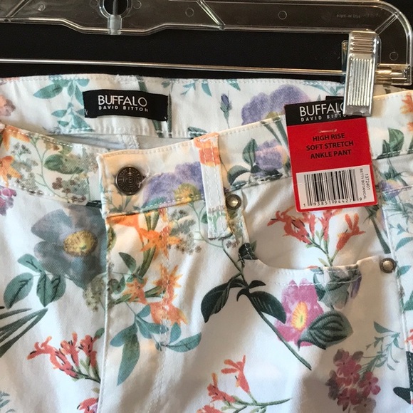 Buffalo brand ladies jeans. Floral print size 8/29. - Picture 3 of 6